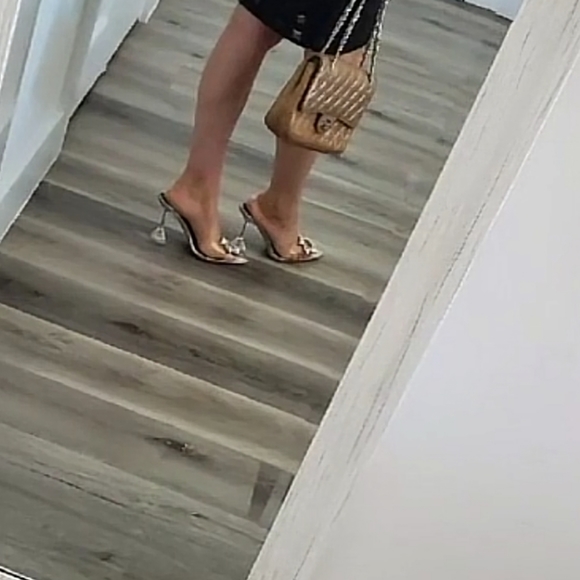 designer heels - Picture 6 of 7